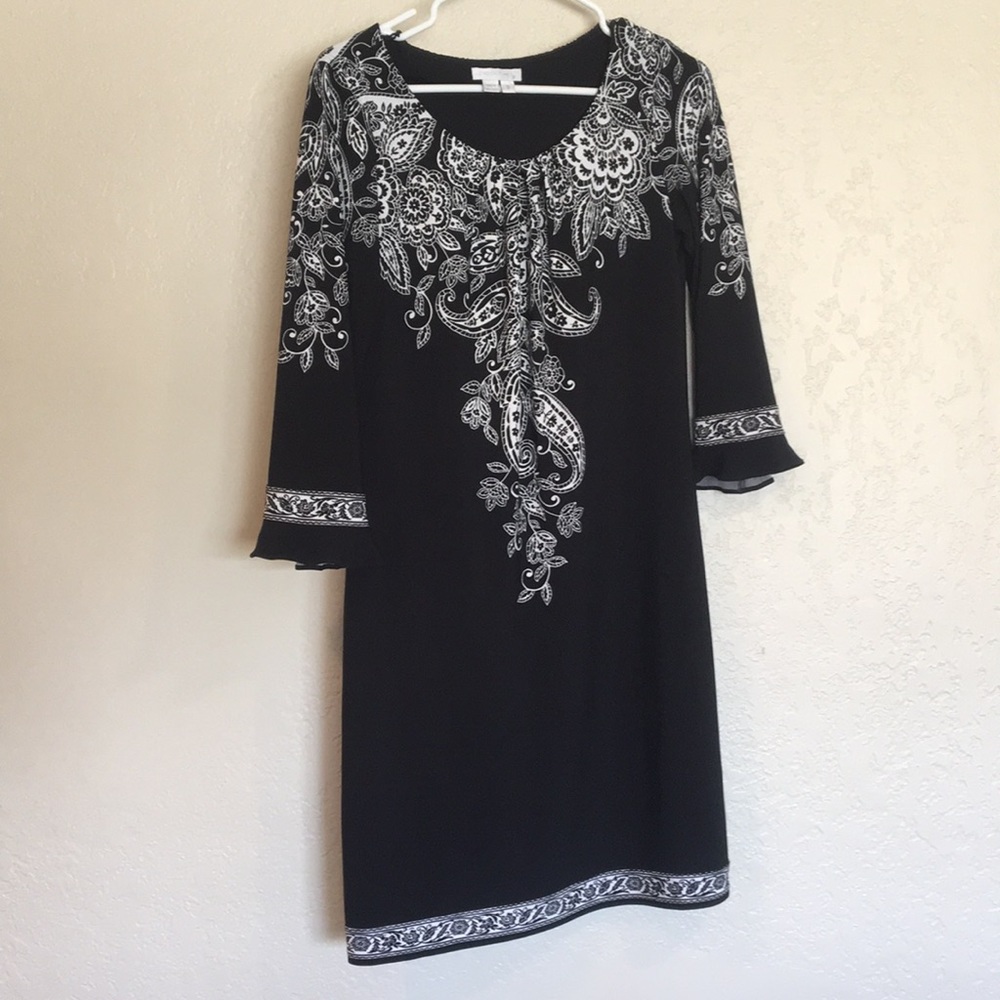 Cute boho dress with small bell sleeves 🖤